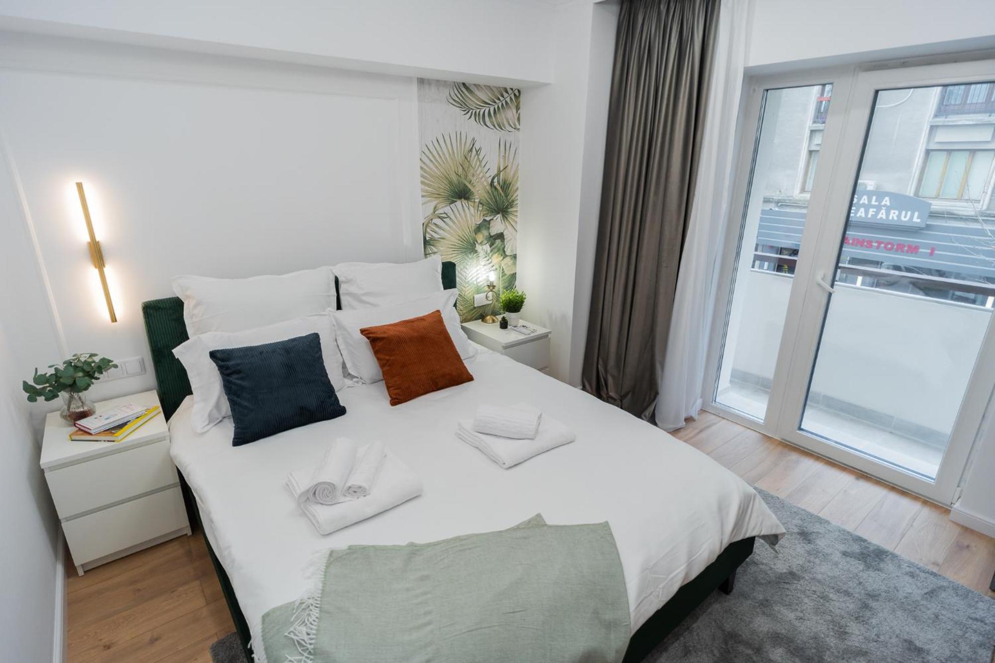 Urban Pearl - Old Town - Unique 4Br/3Ba Apartment บูคาเรสต์ ภายนอก รูปภาพ
