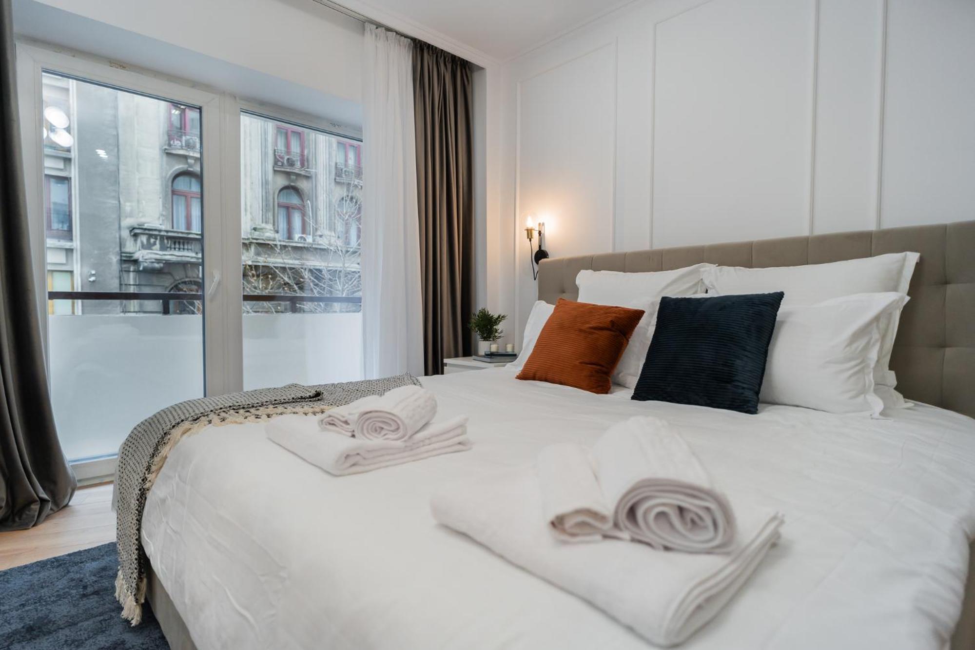Urban Pearl - Old Town - Unique 4Br/3Ba Apartment บูคาเรสต์ ภายนอก รูปภาพ
