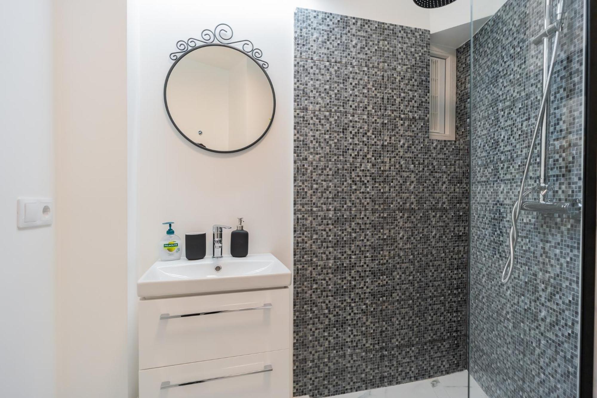Urban Pearl - Old Town - Unique 4Br/3Ba Apartment บูคาเรสต์ ภายนอก รูปภาพ