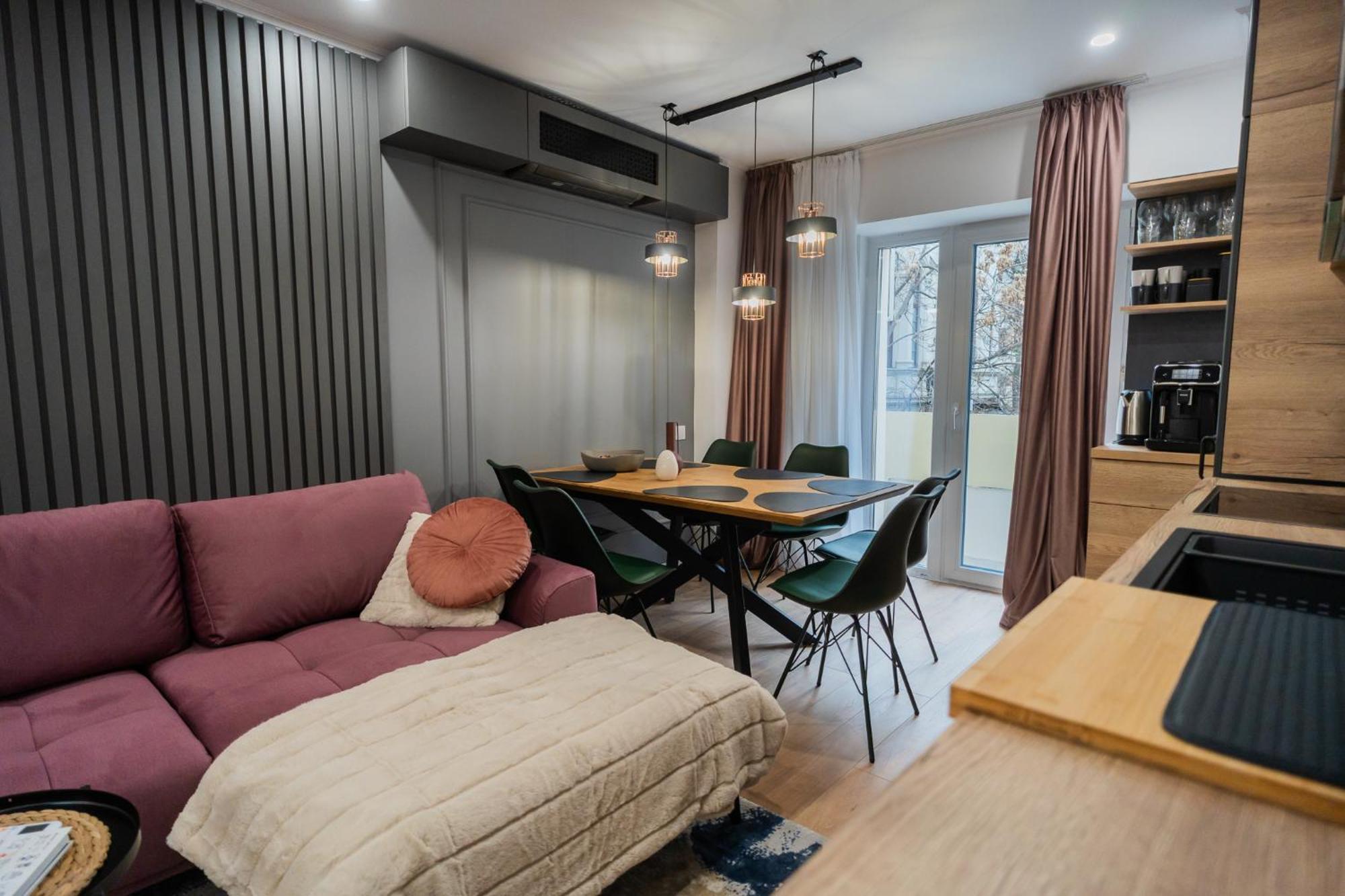 Urban Pearl - Old Town - Unique 4Br/3Ba Apartment บูคาเรสต์ ภายนอก รูปภาพ